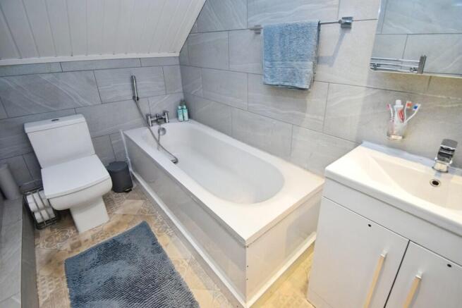 4 bed Terraced for sale Image 10