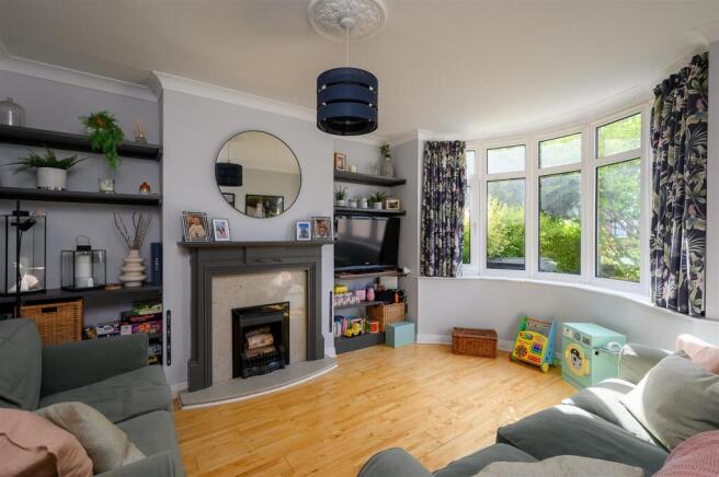 4 bed Semi-Detached for sale Image 5