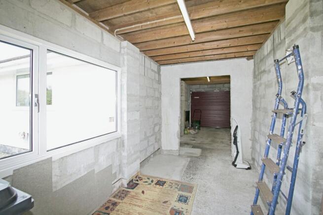 Garage/Workshop