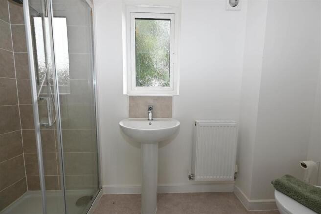 4 bed Detached for sale Image 6