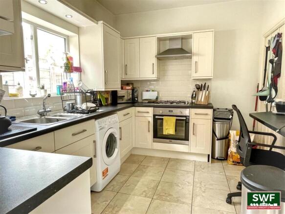 Kitchen1.jpg