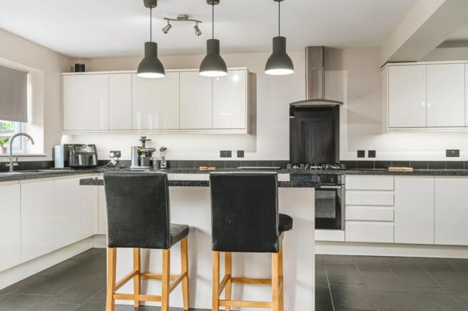 Kitchen / Dining