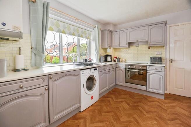 3 bed Detached for sale Image 6