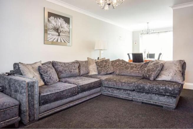 Lounge/Dining Room