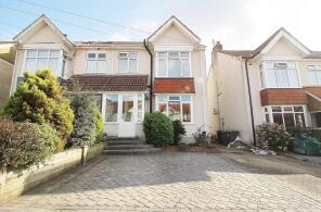 15, Hillside Avenue, Waterlooville PO7 5BB