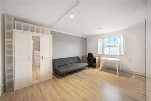 60, Moriatry Close, London N7 0EF
