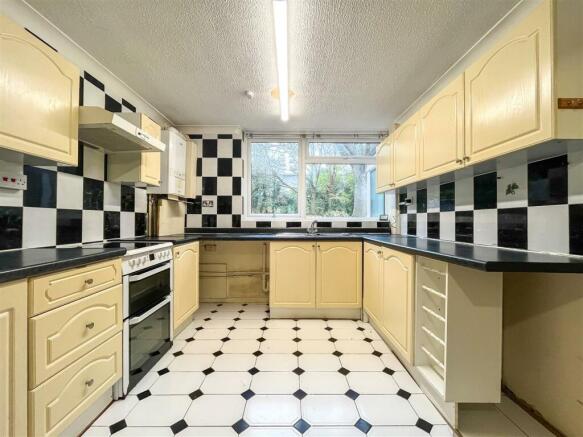40 Eden Close