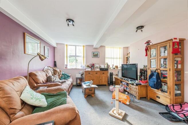 1 bed Apartment for sale Image 6