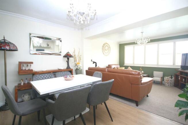 Lounge/Dining Room