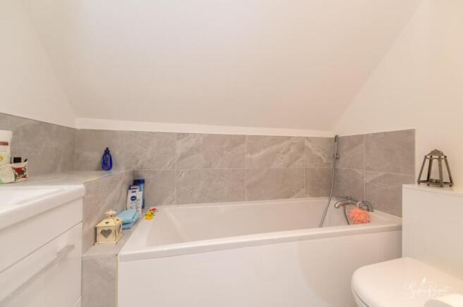 En-Suite Bathroom