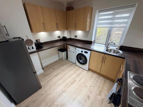 Kitchen 2.jpg
