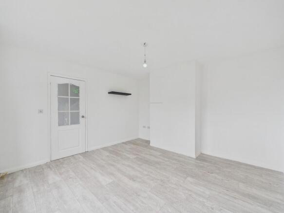 3 bed Semi-Detached for sale Image 8