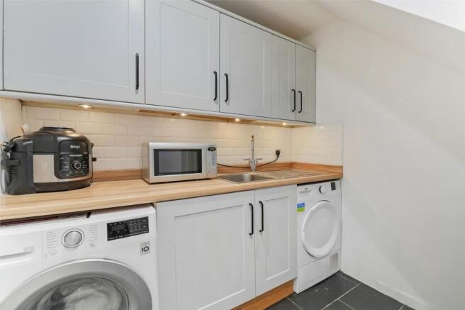 4 bed Detached for sale Image 7