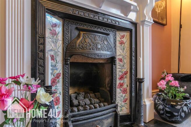 LOUNGE: