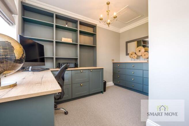 Bedroom / Office