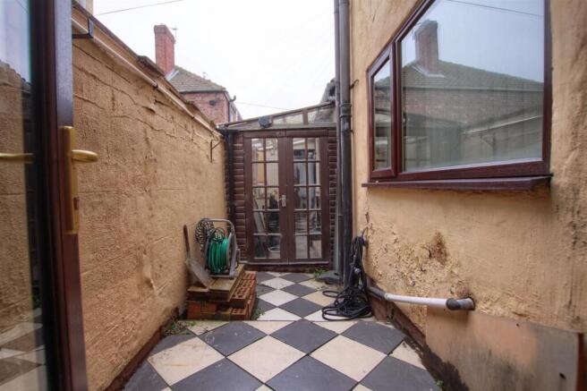 3 bed Terraced for sale Image 9