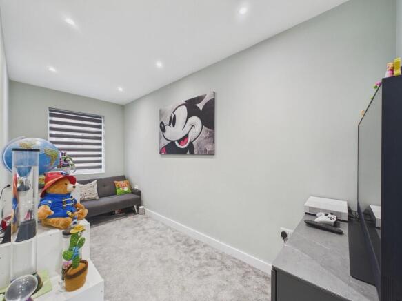 4 bed Semi-Detached for sale Image 5