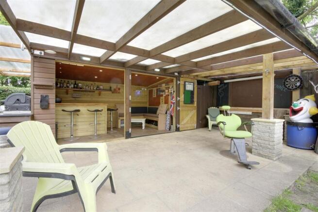 Outdoor Entertaining Area