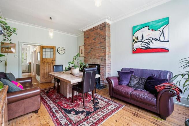 4 bed Semi-Detached for sale Image 9