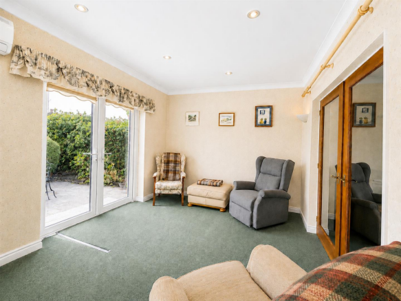 3 bed Detached Bungalow for sale Image 8