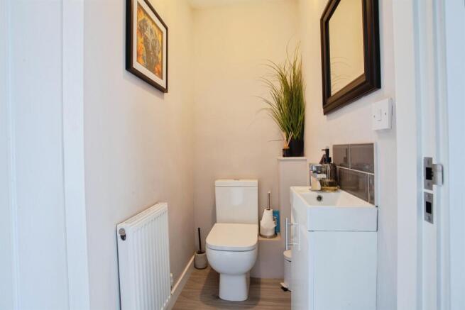 4 bed Town House for sale Image 9
