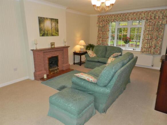 Lounge/Sitting Room