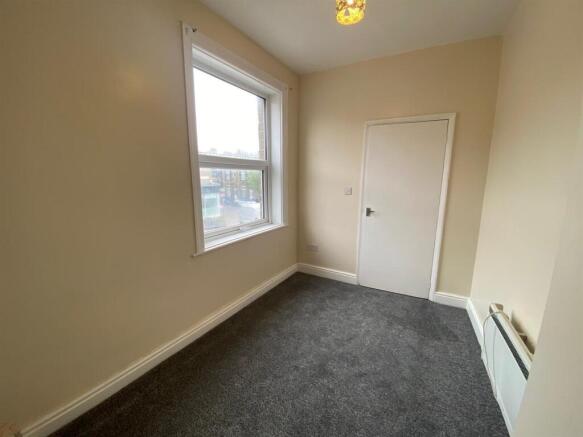 1 bed Flat to rent Image 4