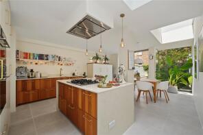 47, Melgund Road, London N5 1PT