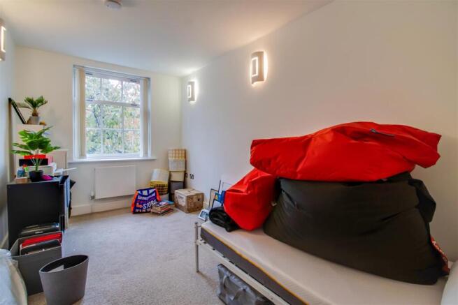 4 bed Town House for sale Image 10