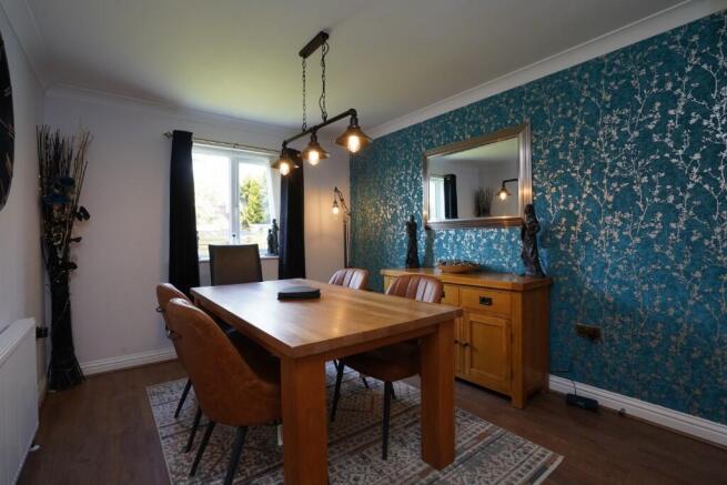 3 bed Semi-Detached for sale Image 5