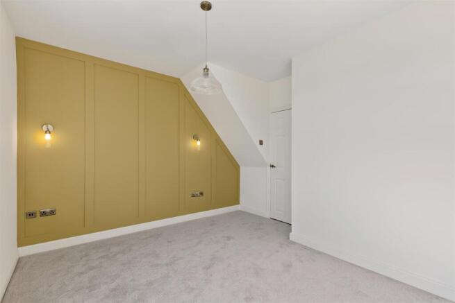 3 bed Terraced for sale Image 9