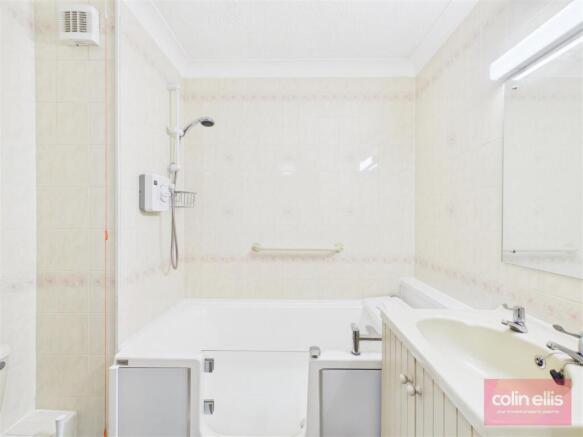1 bed Flat for sale Image 12