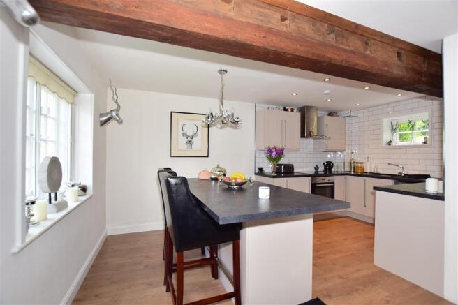 Kitchen/ Dining Area