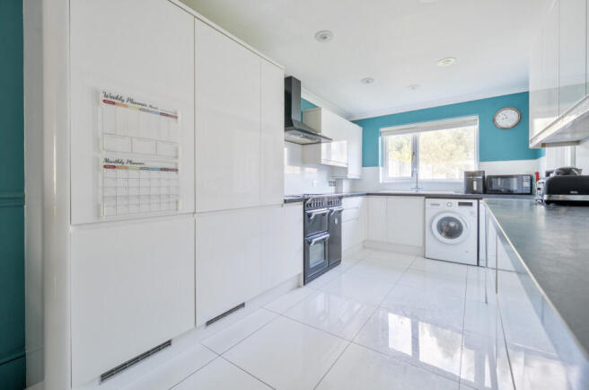 1424950-4-69c3d99...