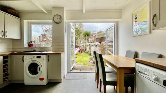 Kitchen / dining room
