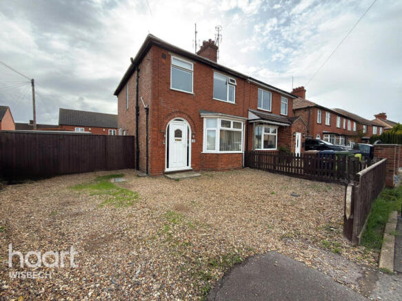 3-bed semi-detached on Old Lynn Road, Wisbech, £180,000