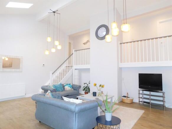 SITTING ROOM