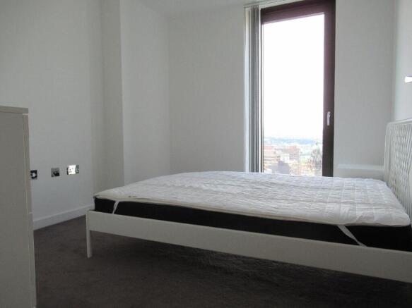 2 bed Apartment to rent Image 8