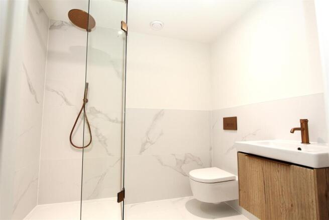 2 bed Apartment to rent Image 6