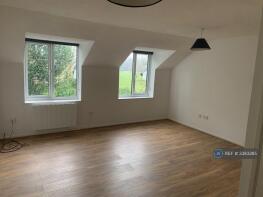 22, Seymour Court, Dukes Ride, Crowthorne RG45 6AQ