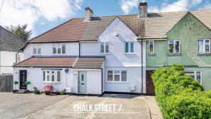 18, Priors Park, Hornchurch RM12 4ND