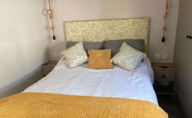 2 bed Caravan for sale Image 8