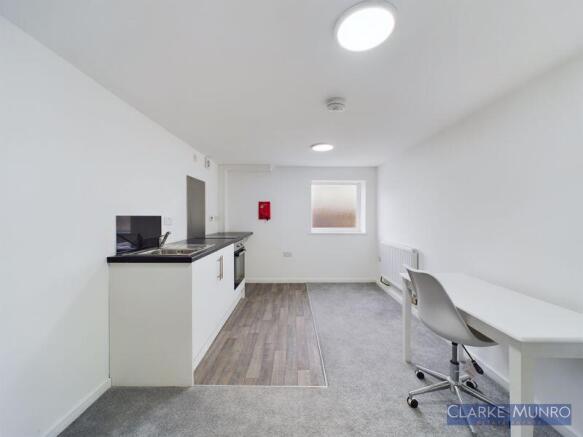 2 bed Apartment to rent Image 9