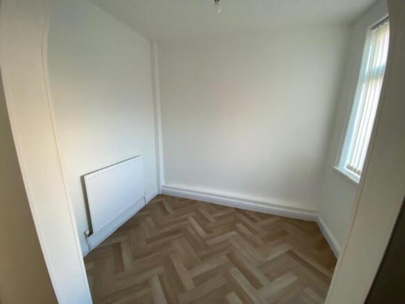 2 bed Terraced to rent Image 8