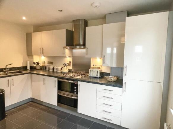 Fitted kitchen 