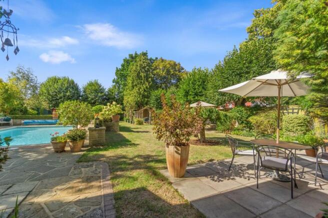 Peaks Hill, Purley, CR8 photo 4