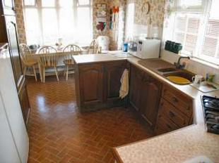 KITCHEN/BREAKFAST ROOM 15'7 x 9'