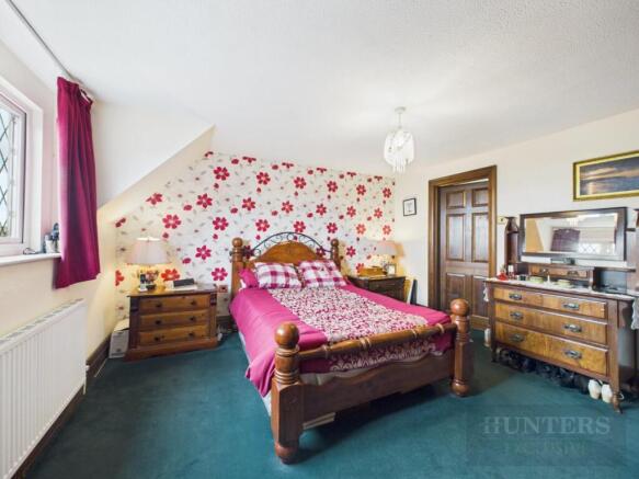 4 bed Detached for sale Image 10