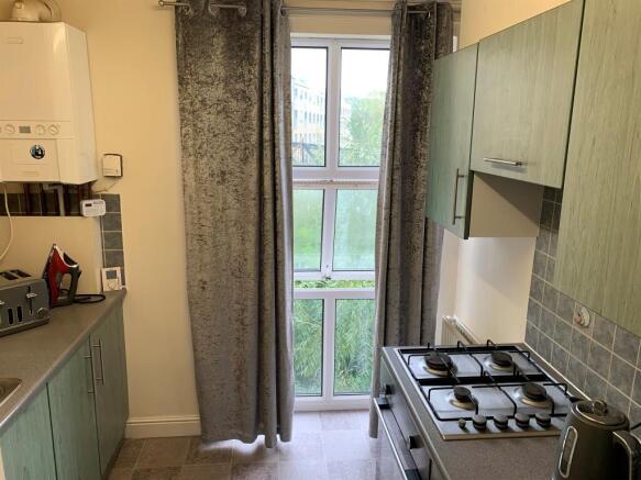 2 bed Apartment for sale Image 5