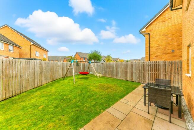 4 bed Detached for sale Image 8